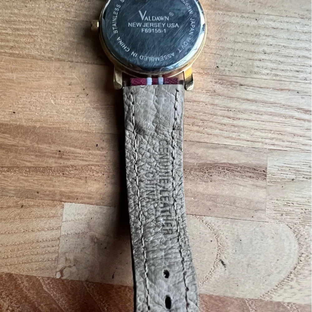 Vintage Valdawn Americana American flag gold tone watch NEW BATTERY